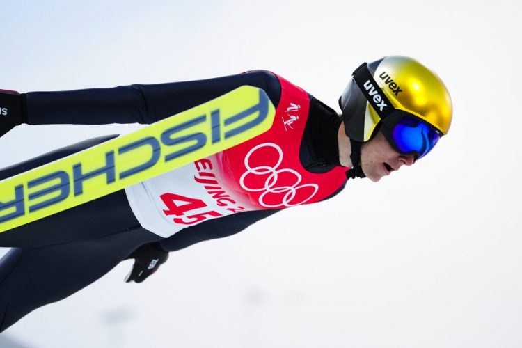 Vinzenz Geiger rallies, wins Olympic gold in Nordic combined
